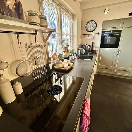 Holiday home Op West 9 *