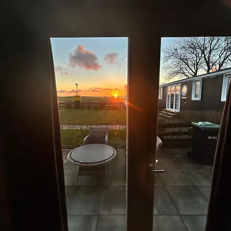 Holiday home Op West 9 *